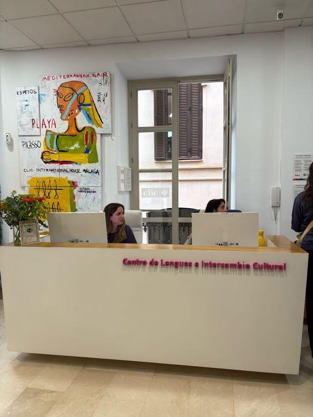 CLICマラガ校 受付